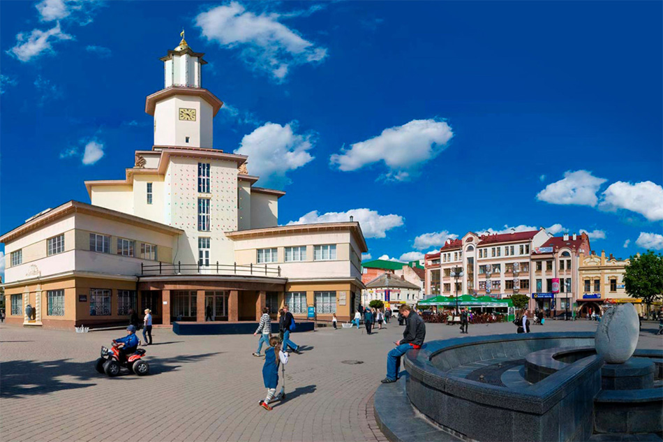 Ратуша Ивано-Франковск